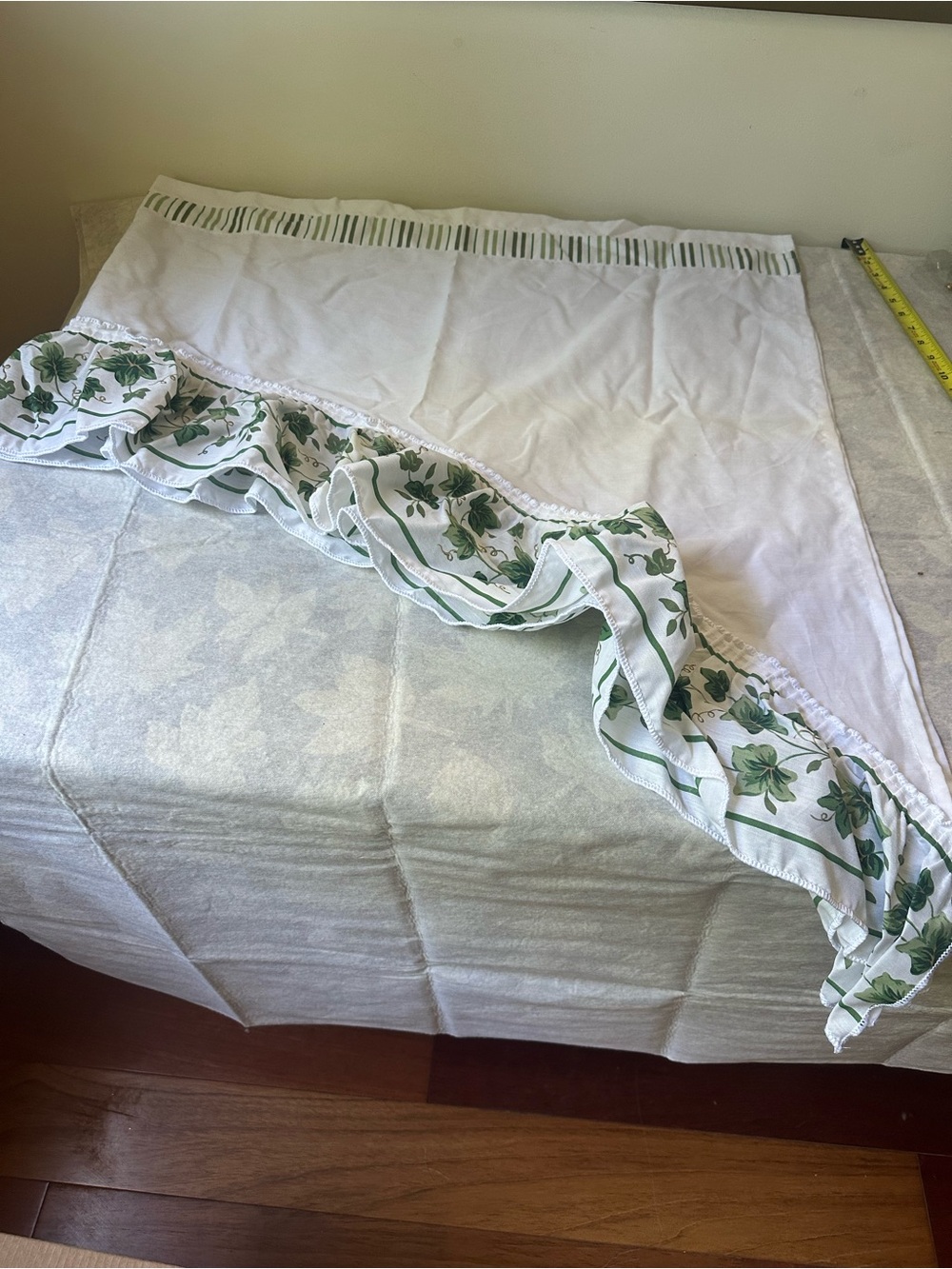 White Valance with Green Ivy  Ruffle